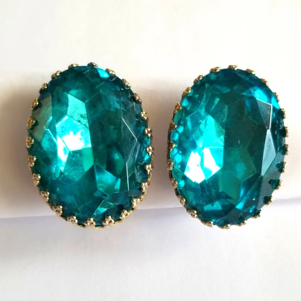 Vintage huge Coro clip earrings big aqua blue glass gems facted oval glam jewel